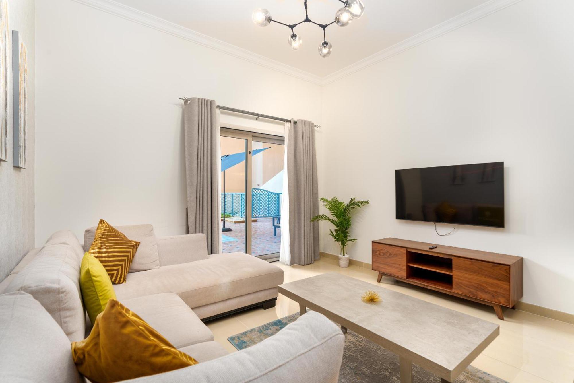 Apartment Amazing Beachfront Near Atlantis Waterpark By Simply Comfort Sarai Palm Jumeirah Dubai