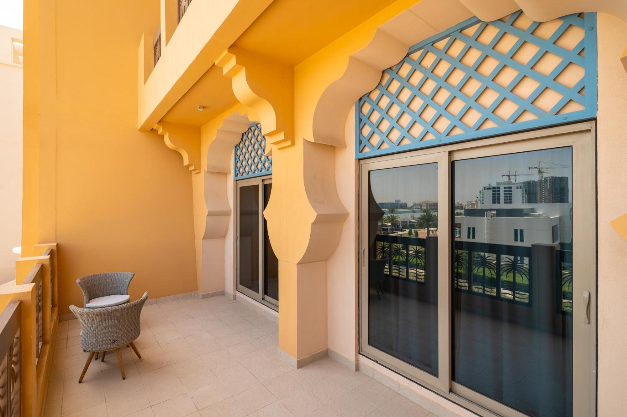Amazing Beachfront Near Atlantis Waterpark By Simply Comfort Sarai Palm Jumeirah Apartment Dubai