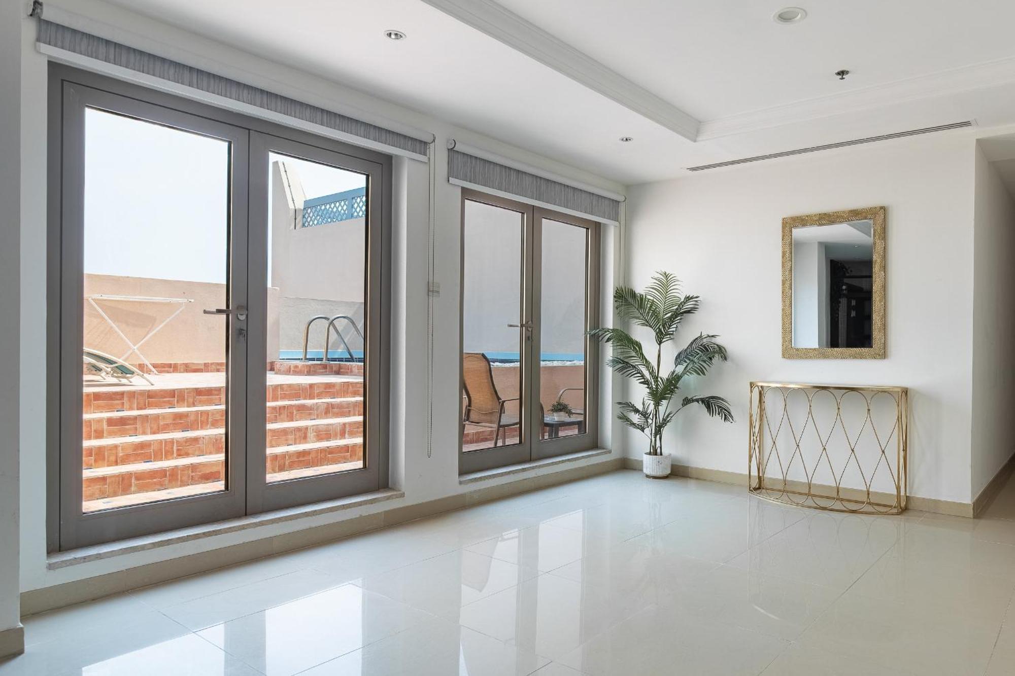 Apartment Amazing Beachfront Near Atlantis Waterpark By Simply Comfort Sarai Palm Jumeirah