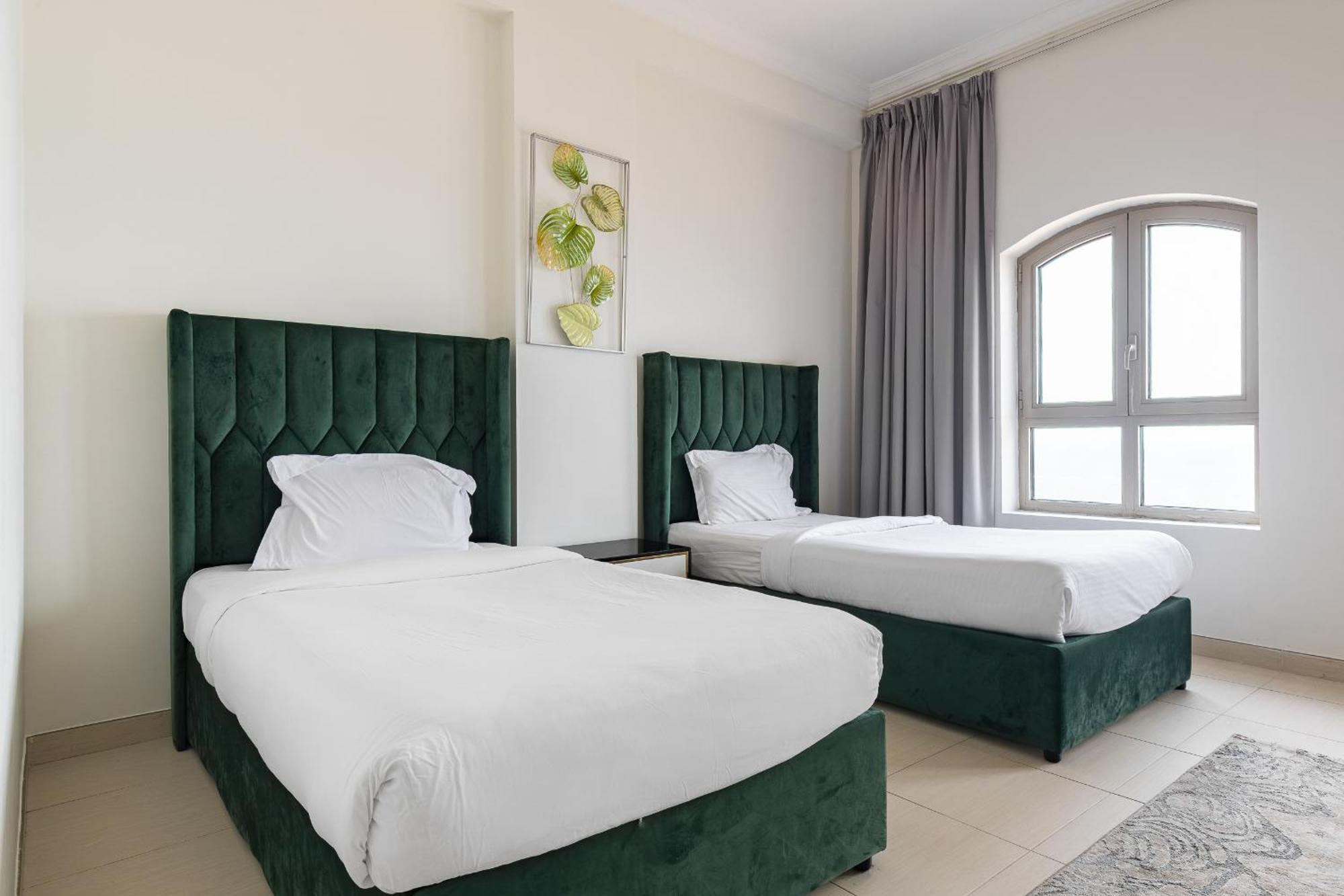 Amazing Beachfront Near Atlantis Waterpark By Simply Comfort Sarai Palm Jumeirah Apartment Dubai