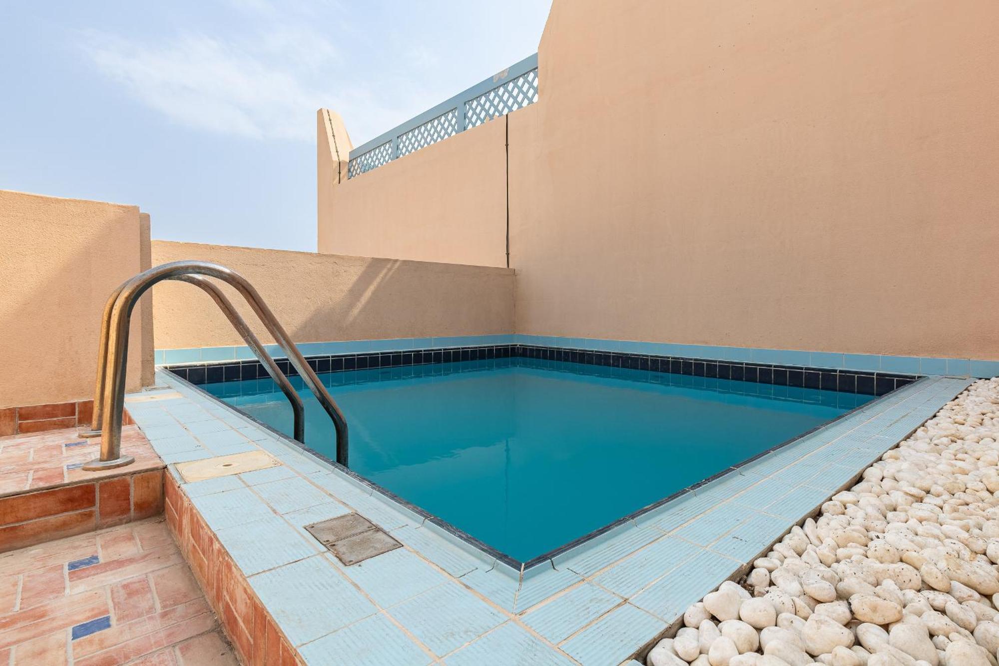 Apartment Amazing Beachfront Near Atlantis Waterpark By Simply Comfort Sarai Palm Jumeirah