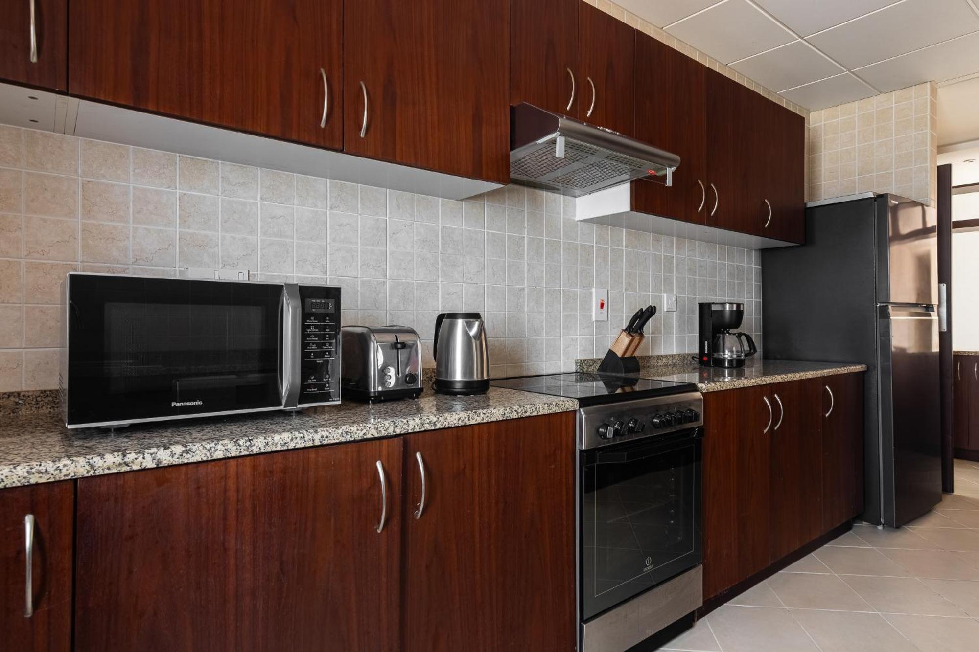 Apartment Amazing Beachfront Near Atlantis Waterpark By Simply Comfort Sarai Palm Jumeirah Dubai