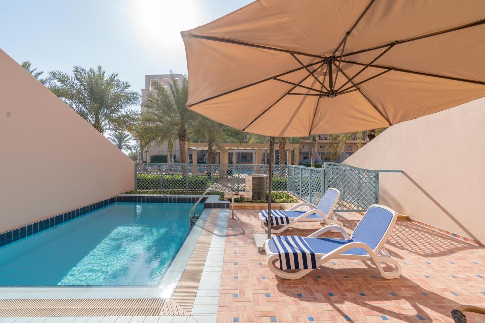 Apartment Amazing Beachfront Near Atlantis Waterpark By Simply Comfort Sarai Palm Jumeirah Dubai