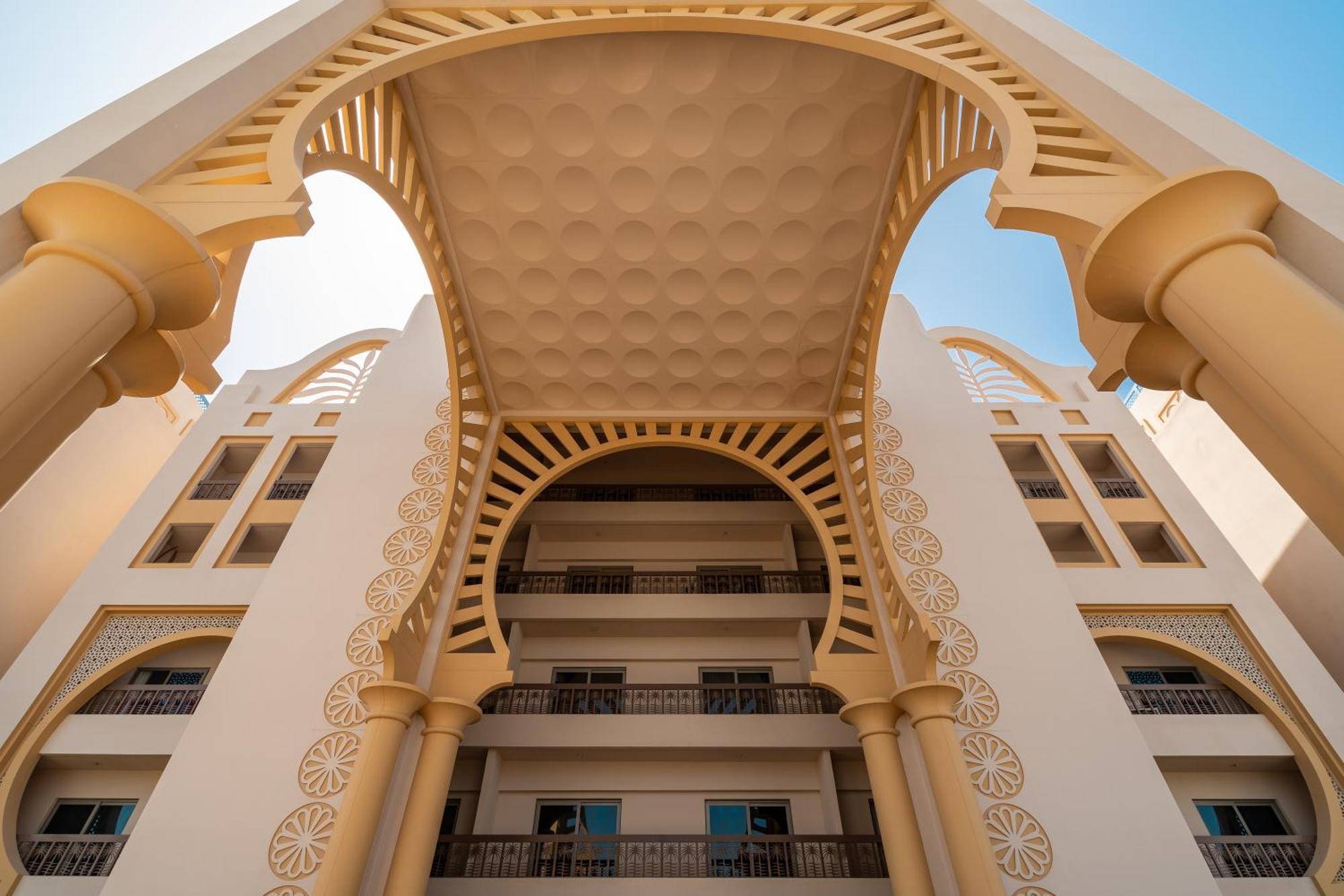 Apartment Amazing Beachfront Near Atlantis Waterpark By Simply Comfort Sarai Palm Jumeirah Dubai